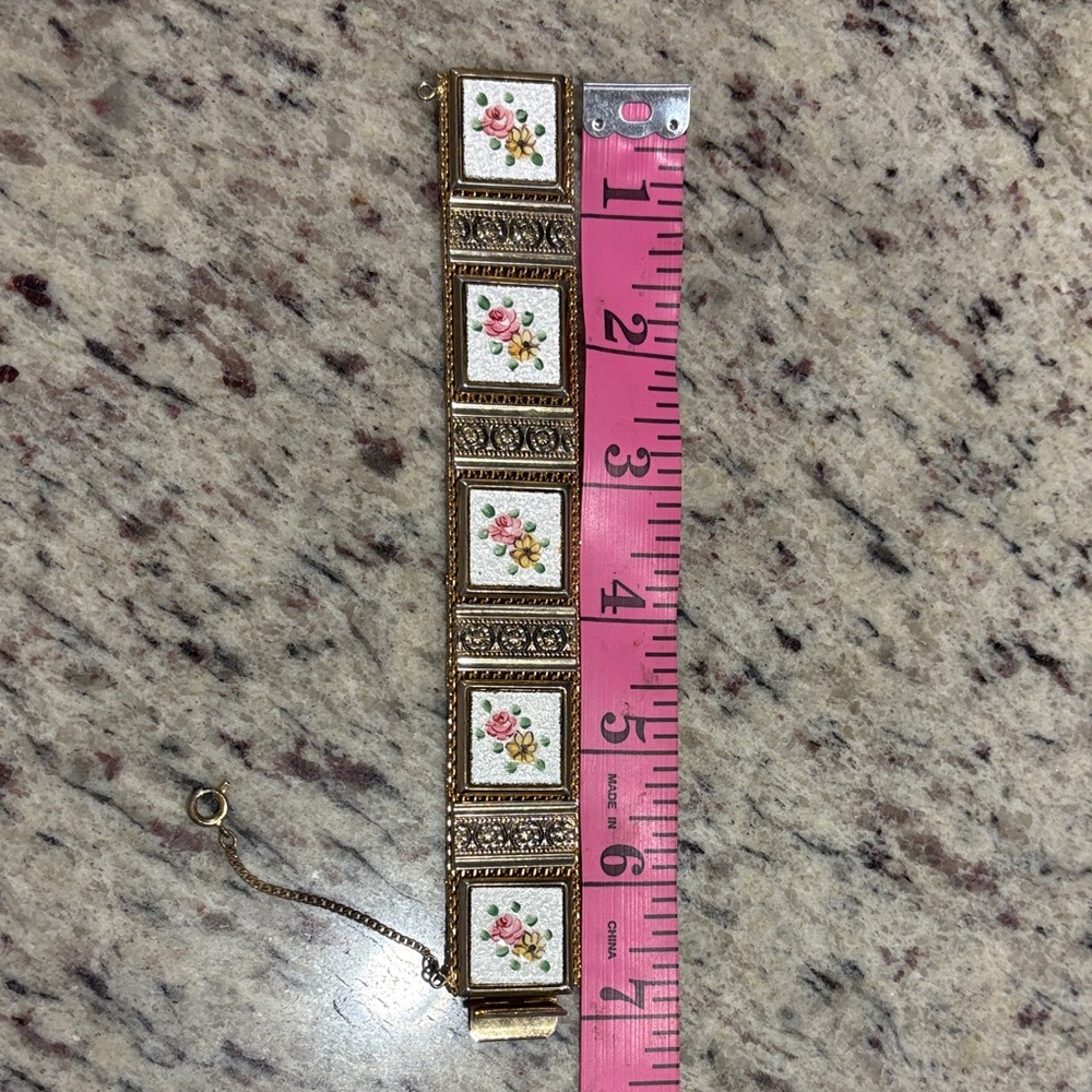 Floral Tile White Guillouche Bracelet with Gold Accents.